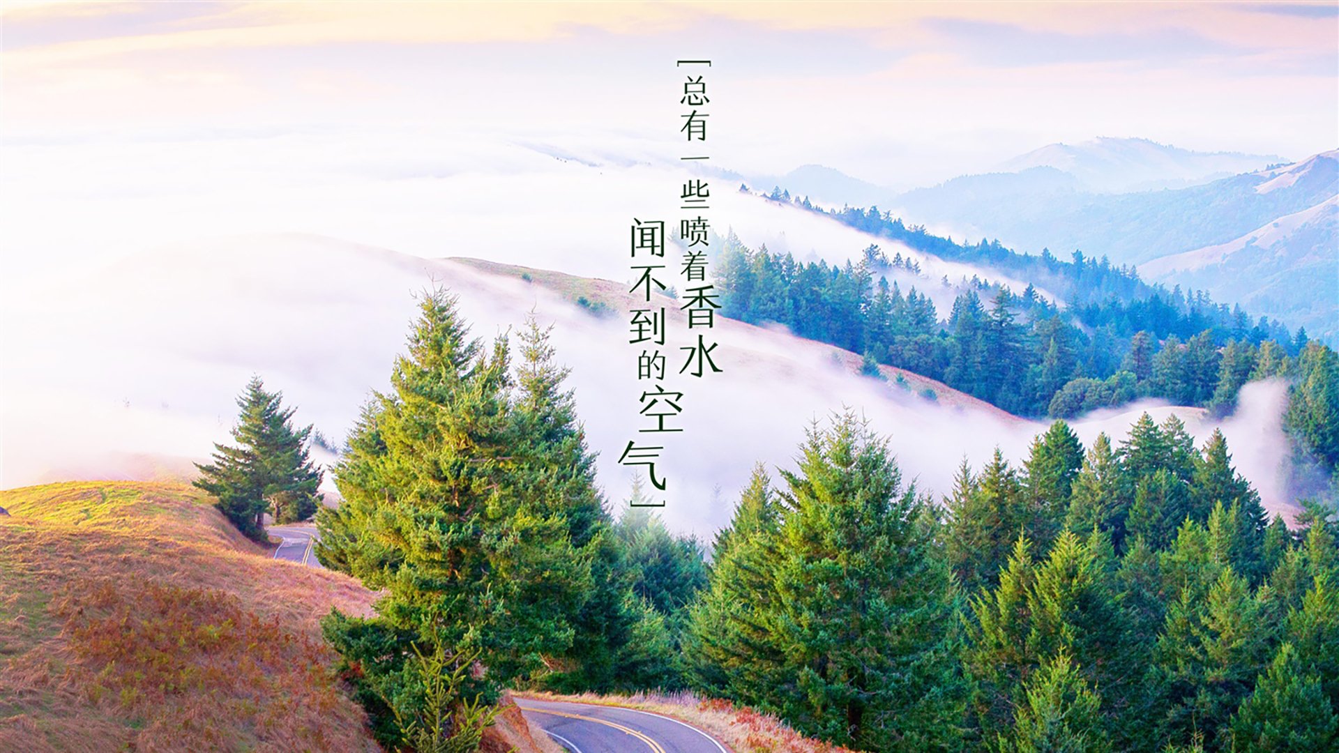 IM体育官方网站-_冬季户外网球赛：雪地上的快节奏较量_，冬季网球装搭配
