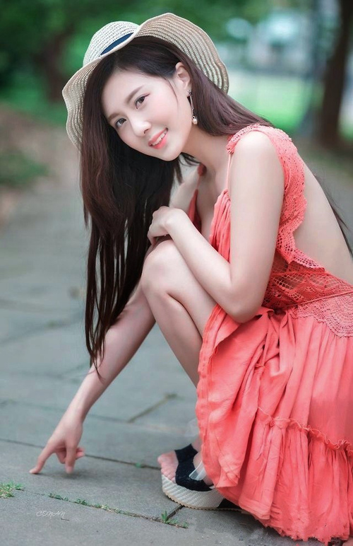 im体育官网登录-_水上滑板极限秀：冲破浪花的极速狂飙_，水上滑板叫什么运动