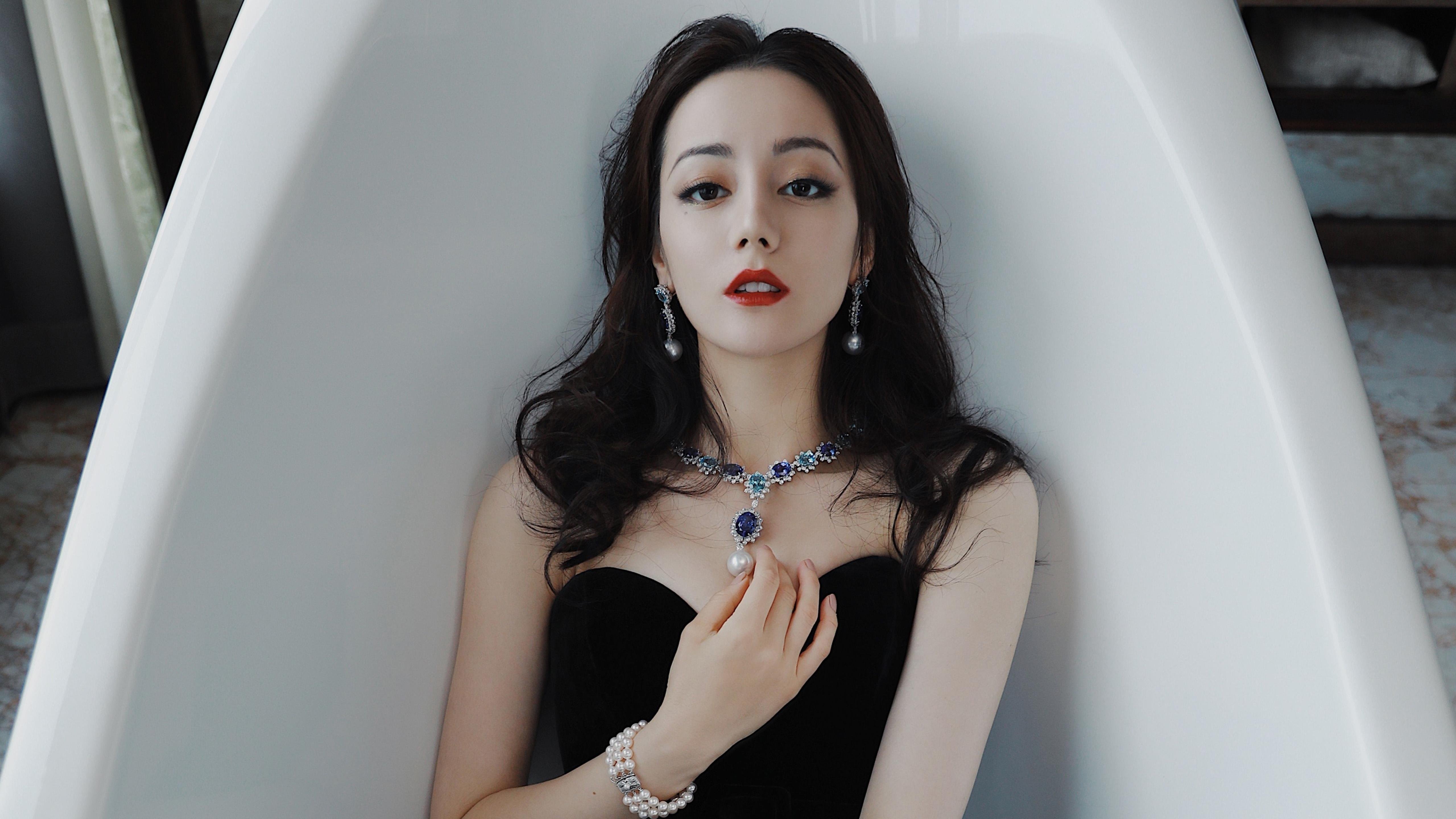 im体育平台官网-球员在节奏变化中如何调整持球姿态，持球姿势